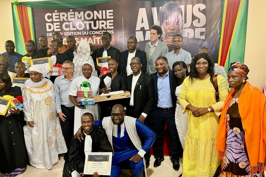 l’ONG TRIJEUD , Tribune Jeunes pour le droit au Mali a organisé avec l’appui de certains partenaires, la finale de la 6e édition du concours de plaidoirie et de réquisitoire « A vous maitre »