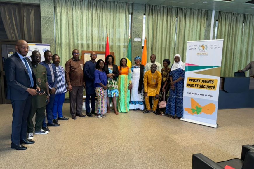 La Mission de l’Union africaine pour le Mali et le Sahel (MISAHEL), en collaboration avec l’Autorité de développement intégré du Liptako Gourma (ALG), a organisé, le 07 décembre 2023 à Ouagadougou, un atelier de concertation qui a réuni des jeunes du Burkina Faso, du Mali et du Niger.