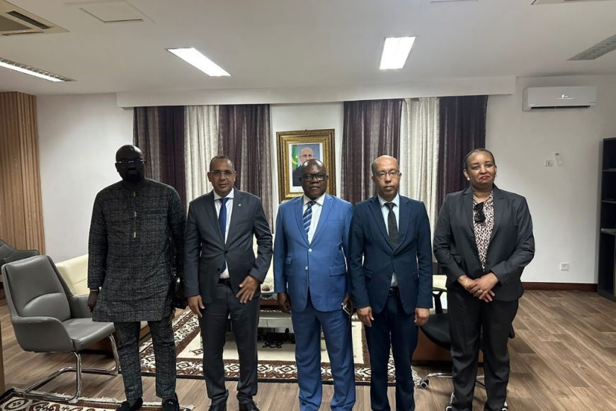 Nouakchott, Mauritanie, le 4 septembre 2025, le Chef par intérim de la MISAHEL, M. Fulgence ZENETH, accompagné des cadres de la MISAHEL, a été reçu en audience par le Secrétaire General du Ministère des affaires étrangères, de la coopération africaine et des Mauritaniens de l’extérieur, Amb. Deman Hemar
