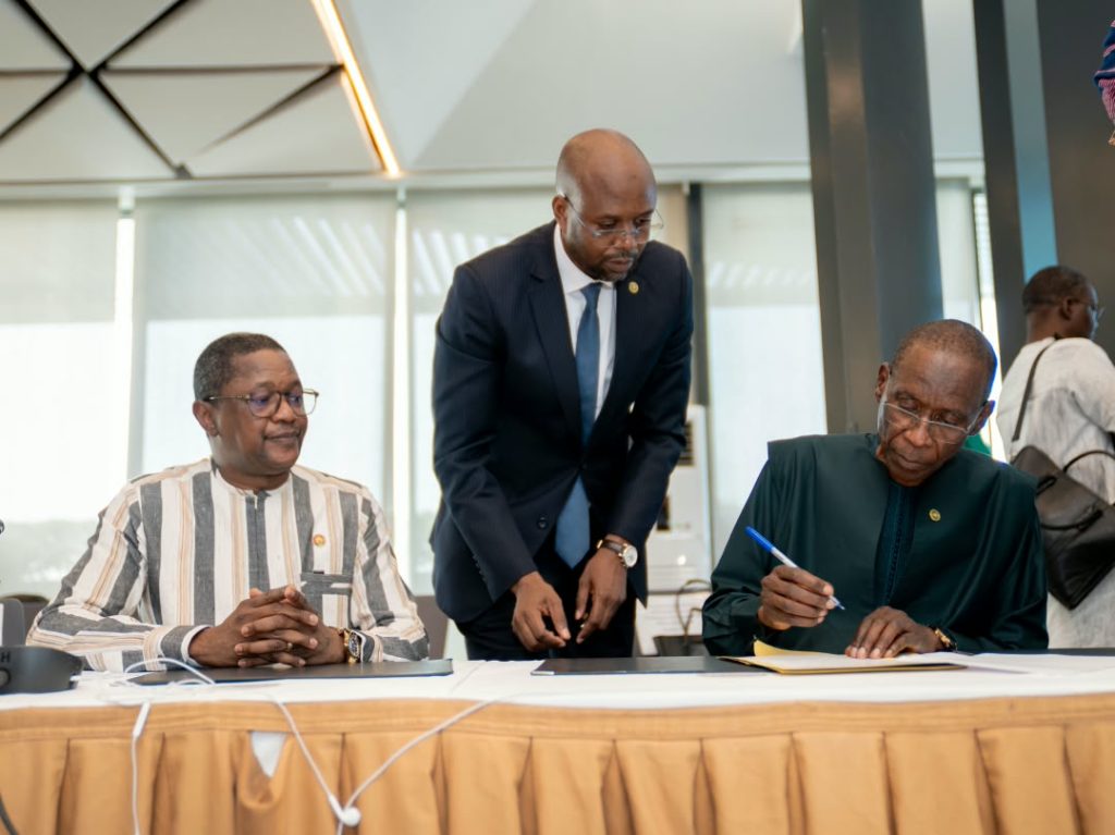 dialogue-cedeao-aes-dakar-soutien-union-africaine-cooperation